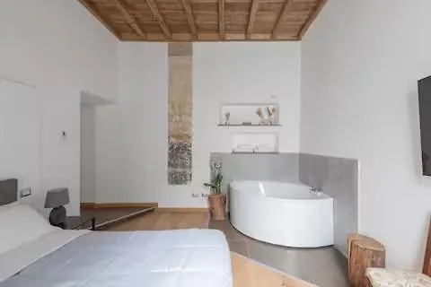 Magnolia Coliseum Gem 3x Jacuzzi Appartement