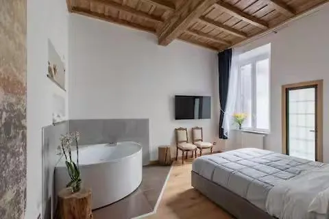 Magnolia Coliseum Gem 3x Jacuzzi Appartement *